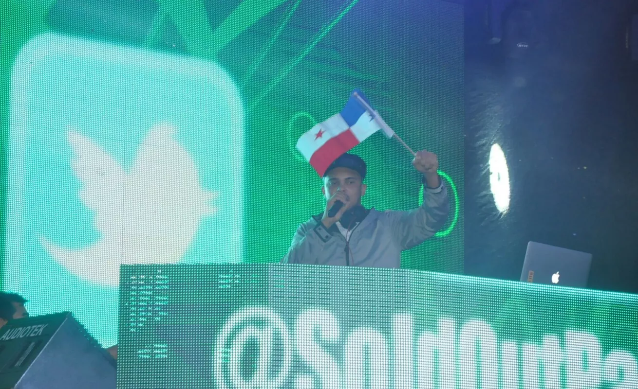 Concierto de De La Ghetto en Club de Playa San Carlos