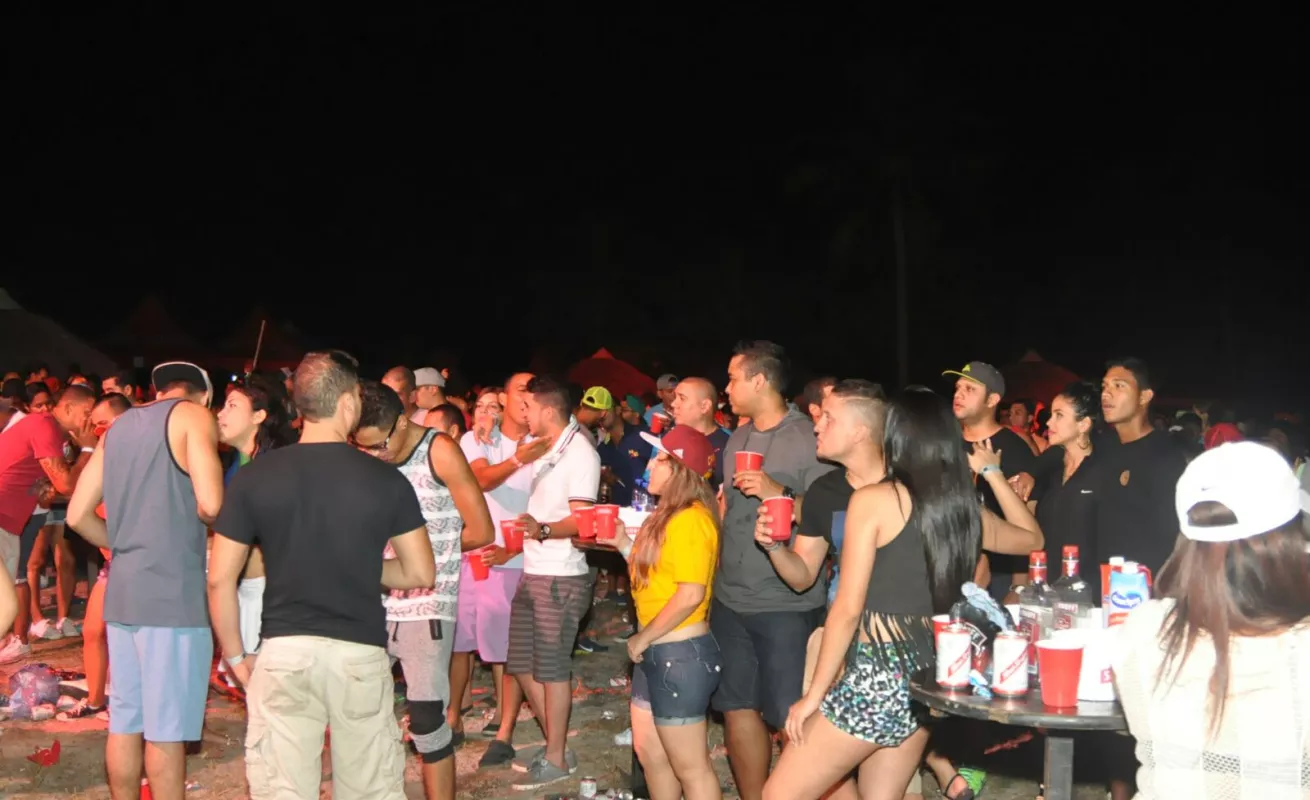 Concierto de De La Ghetto en Club de Playa San Carlos