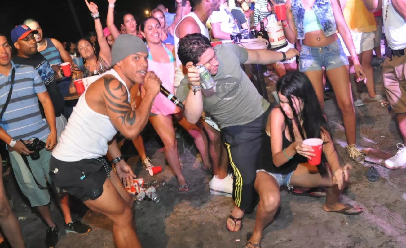 Concierto de De La Ghetto en Club de Playa San Carlos