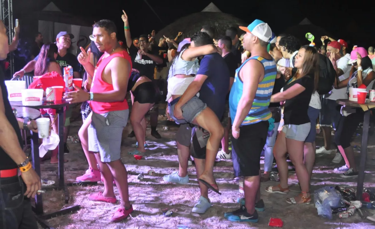 Concierto de De La Ghetto en Club de Playa San Carlos