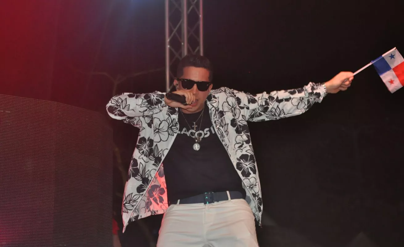 Concierto de De La Ghetto en Club de Playa San Carlos