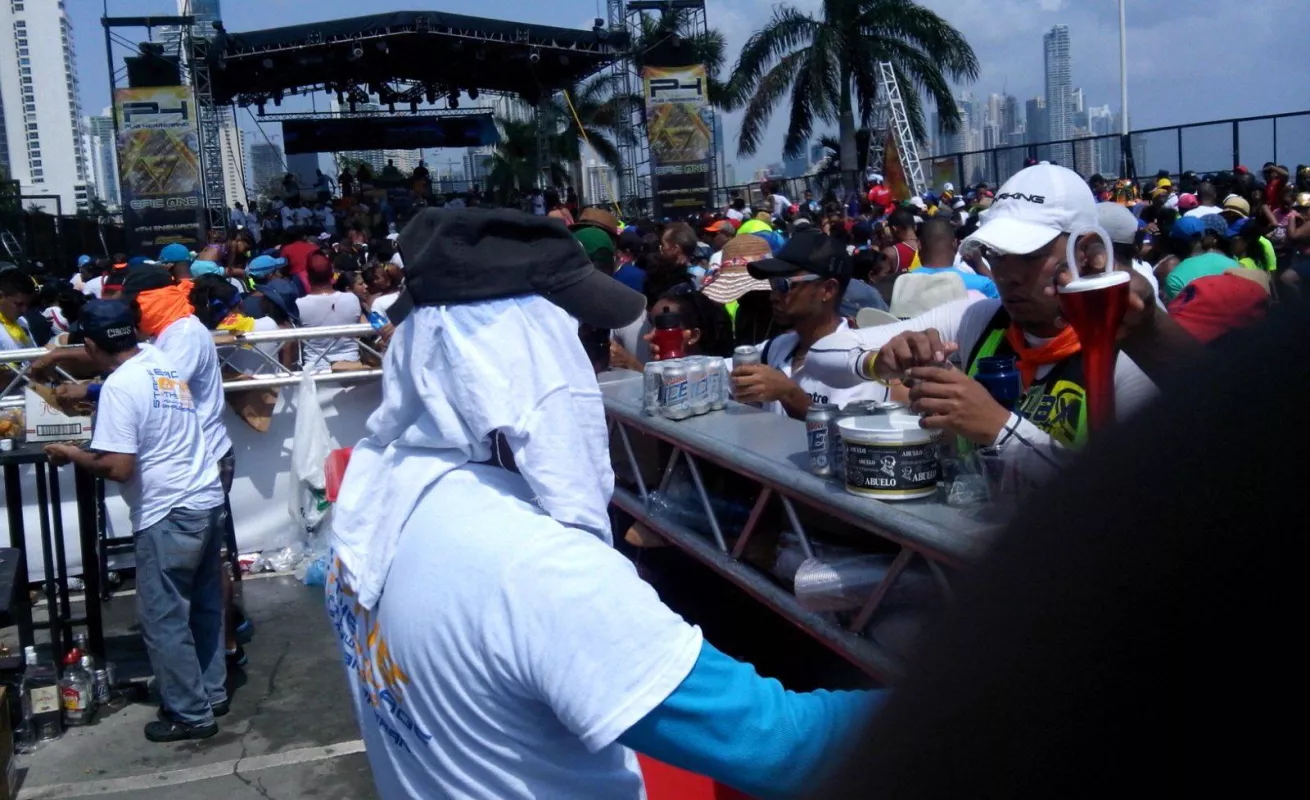 #CarnavalesCri La Cinta Costera está prendida... 