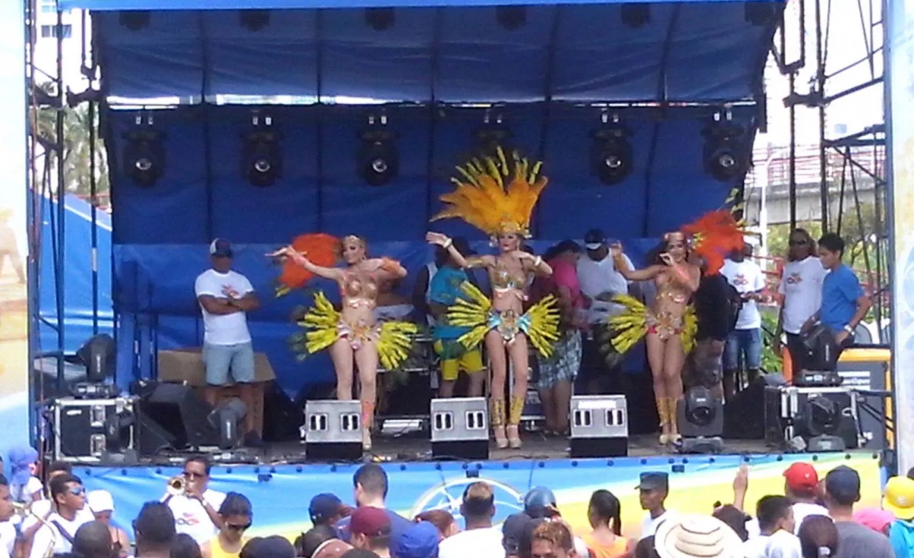 #CarnavalesCri La Cinta Costera está prendida... 