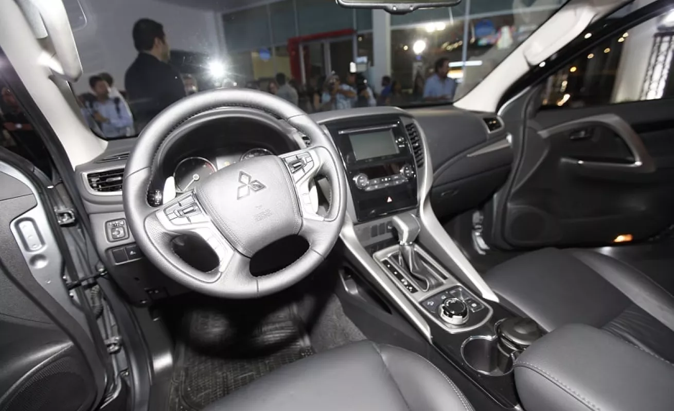  Mitsubishi Montero Sport