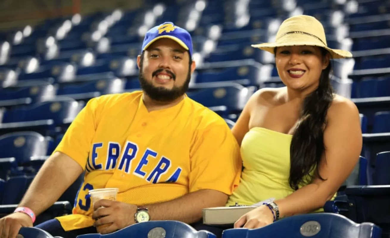 Los fieles del béisbol en el Rod Carew