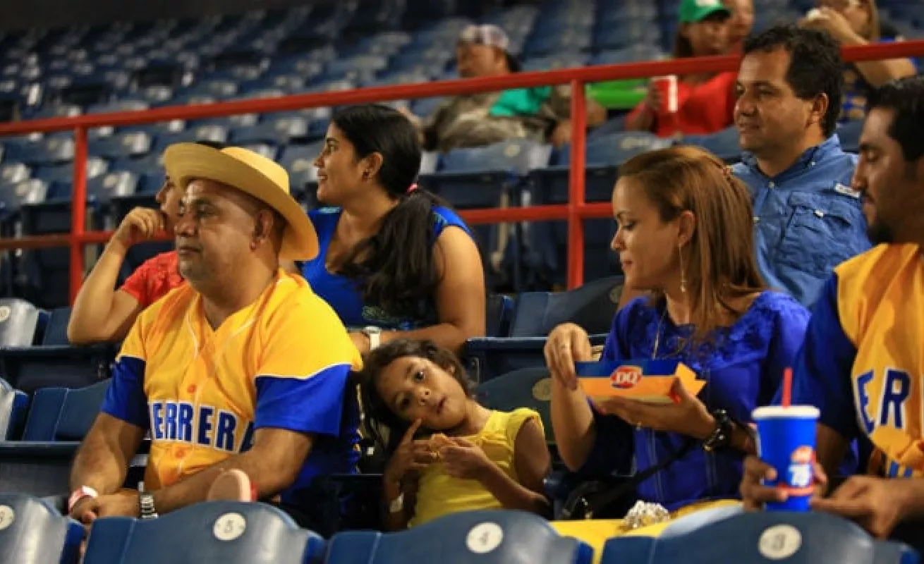 Los fieles del béisbol en el Rod Carew
