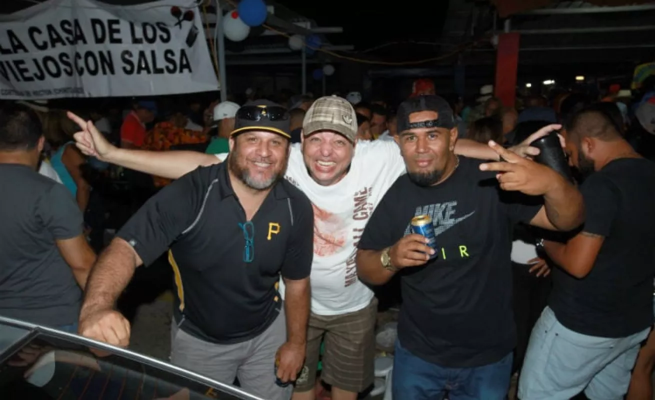 Arriba Plaza, Arriba Plaza