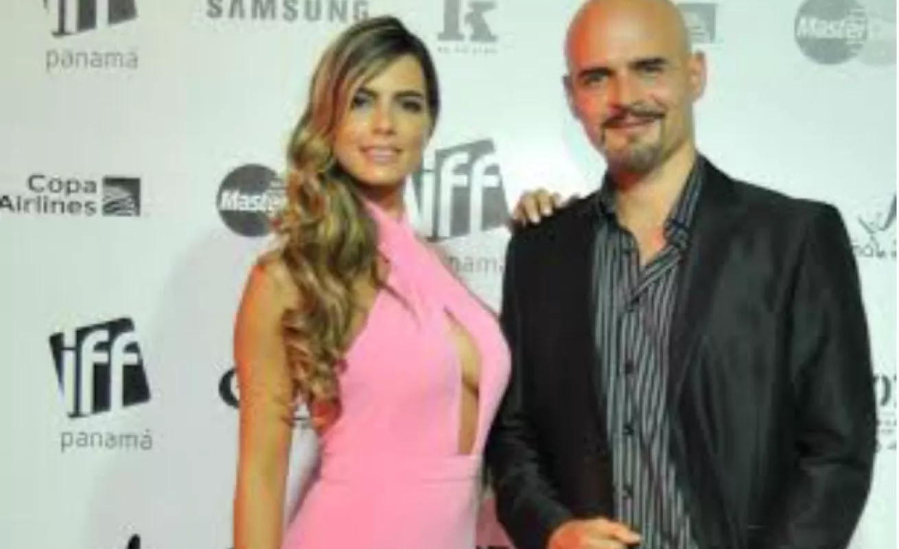 Alfombra roja de largometraje El Cheque en el IFF