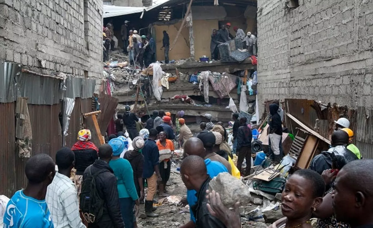 Retrospectiva de la operación de rescate tras derrumbe de un edificio en Nairobi 