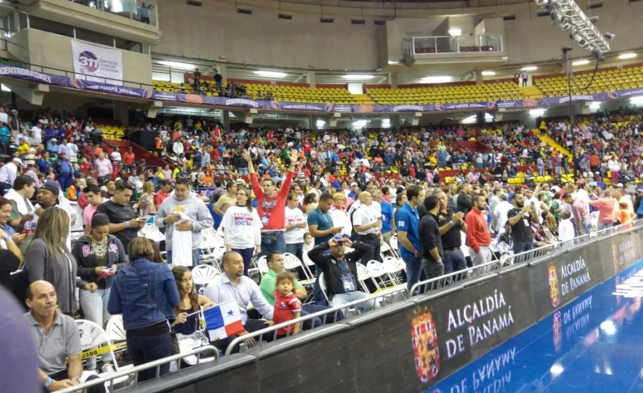 Panameños en el basket