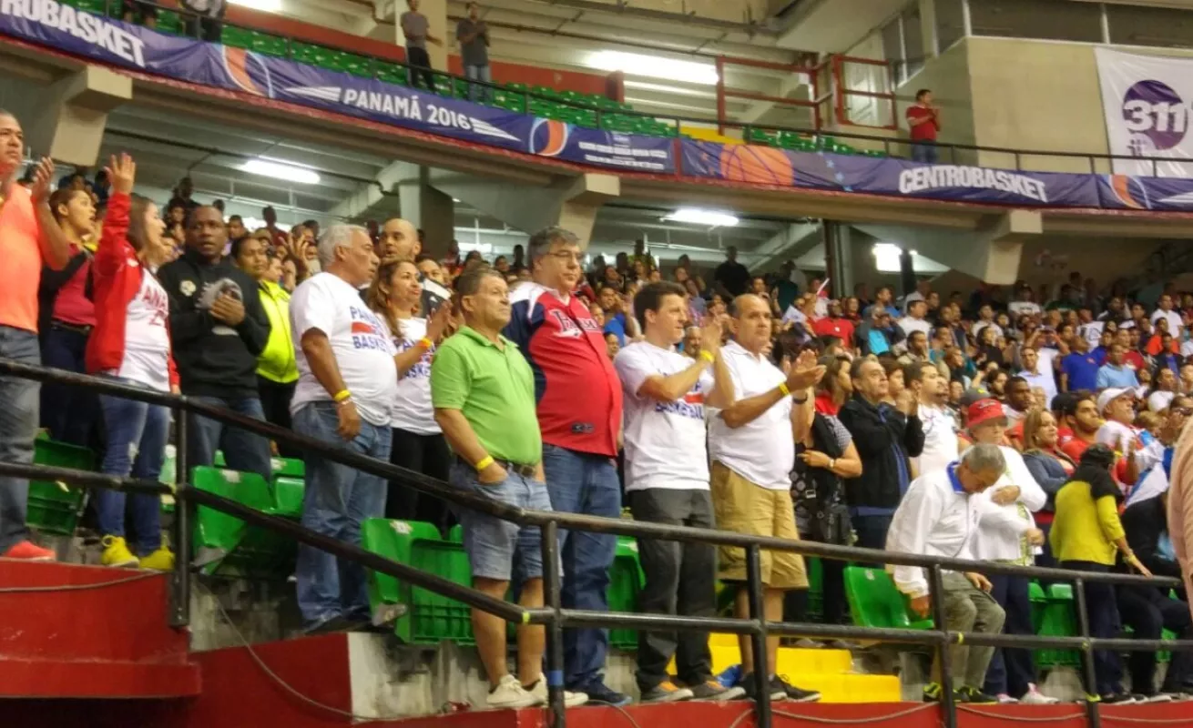 Panameños en el basket