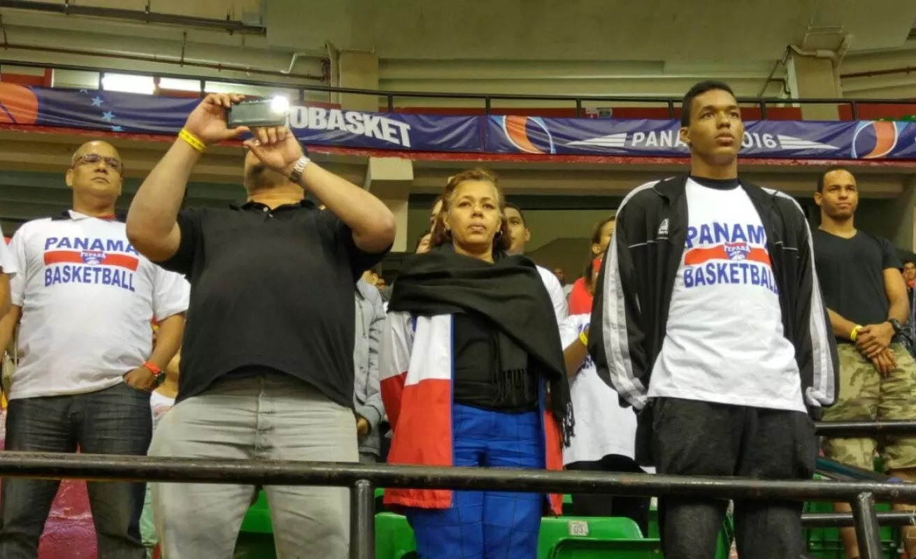 Panameños en el basket
