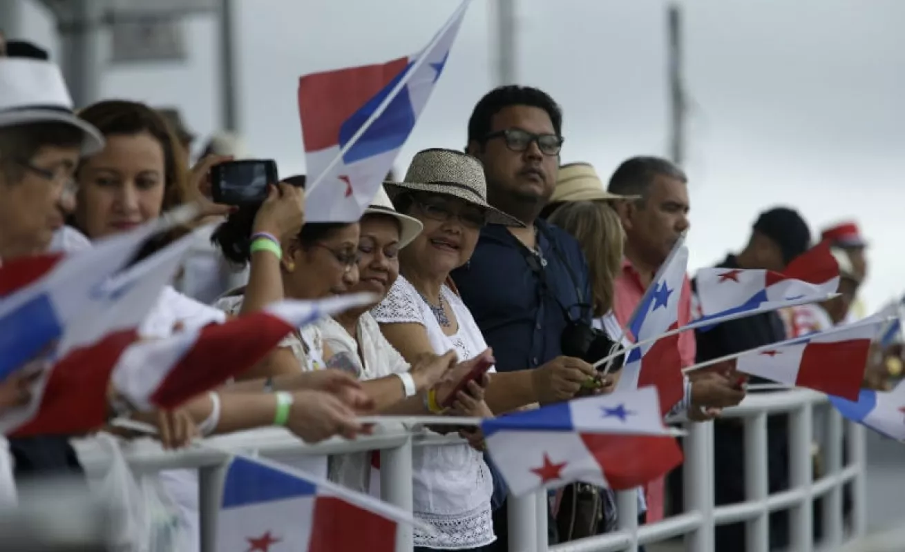 El fervor por la patria chica en la inauguración del Canal ampliado