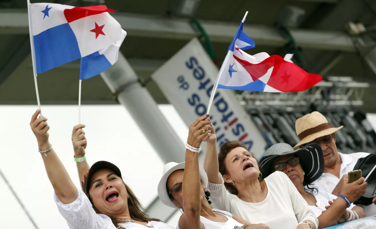 El fervor por la patria chica en la inauguración del Canal ampliado