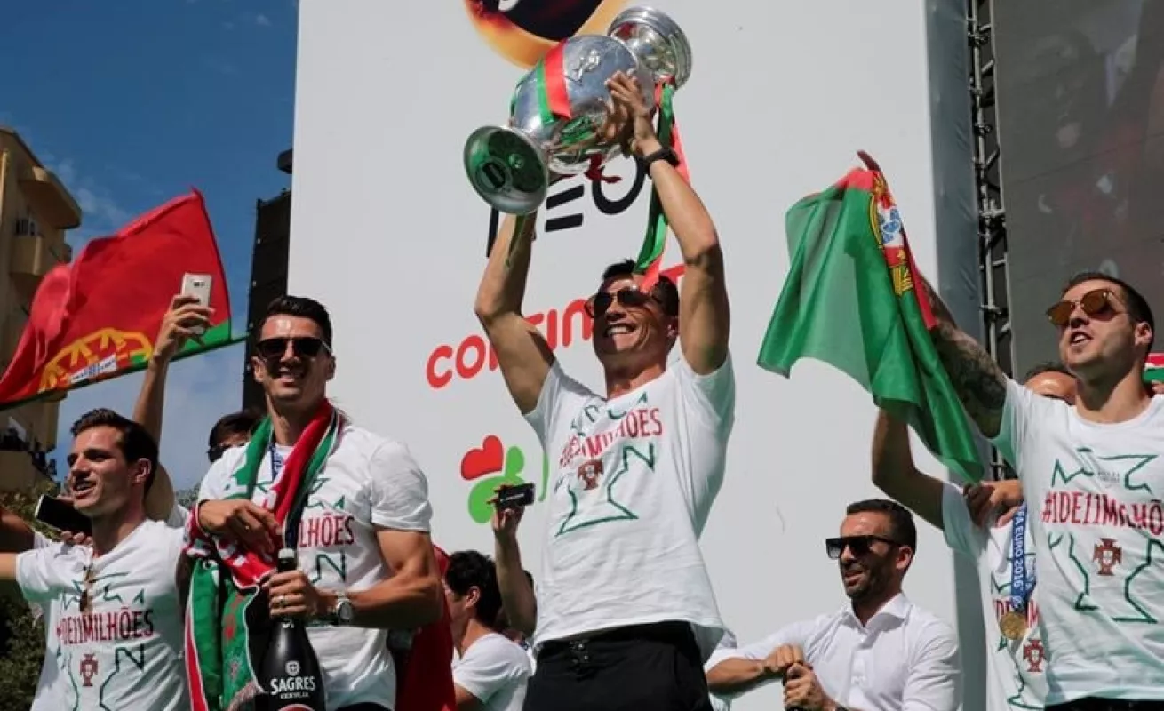 Lisboa aclama a Portugal, la campeona europea