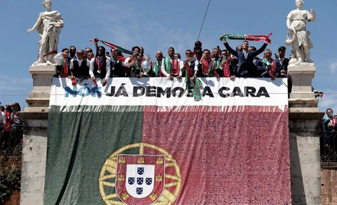 Lisboa aclama a Portugal, la campeona europea