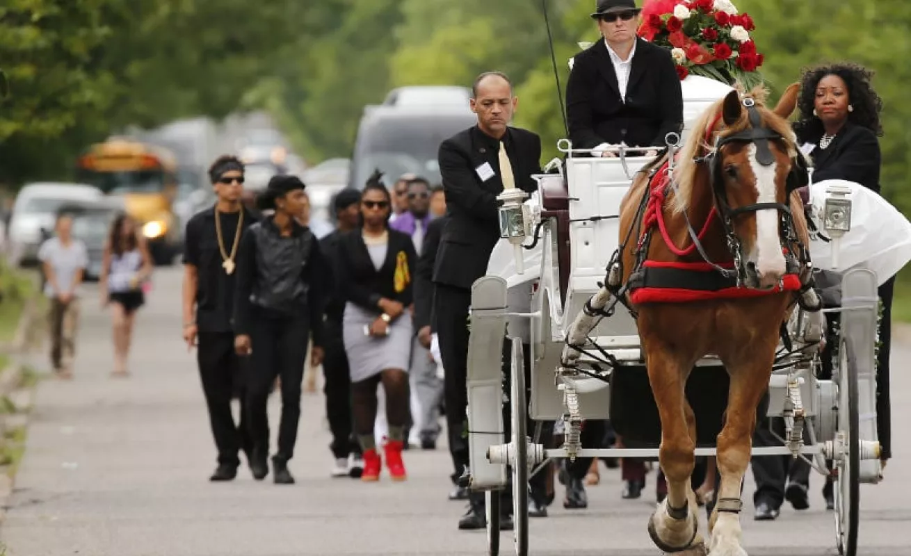 Sepelio al estilo provinciano