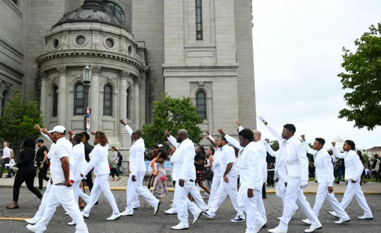 Sepelio al estilo provinciano