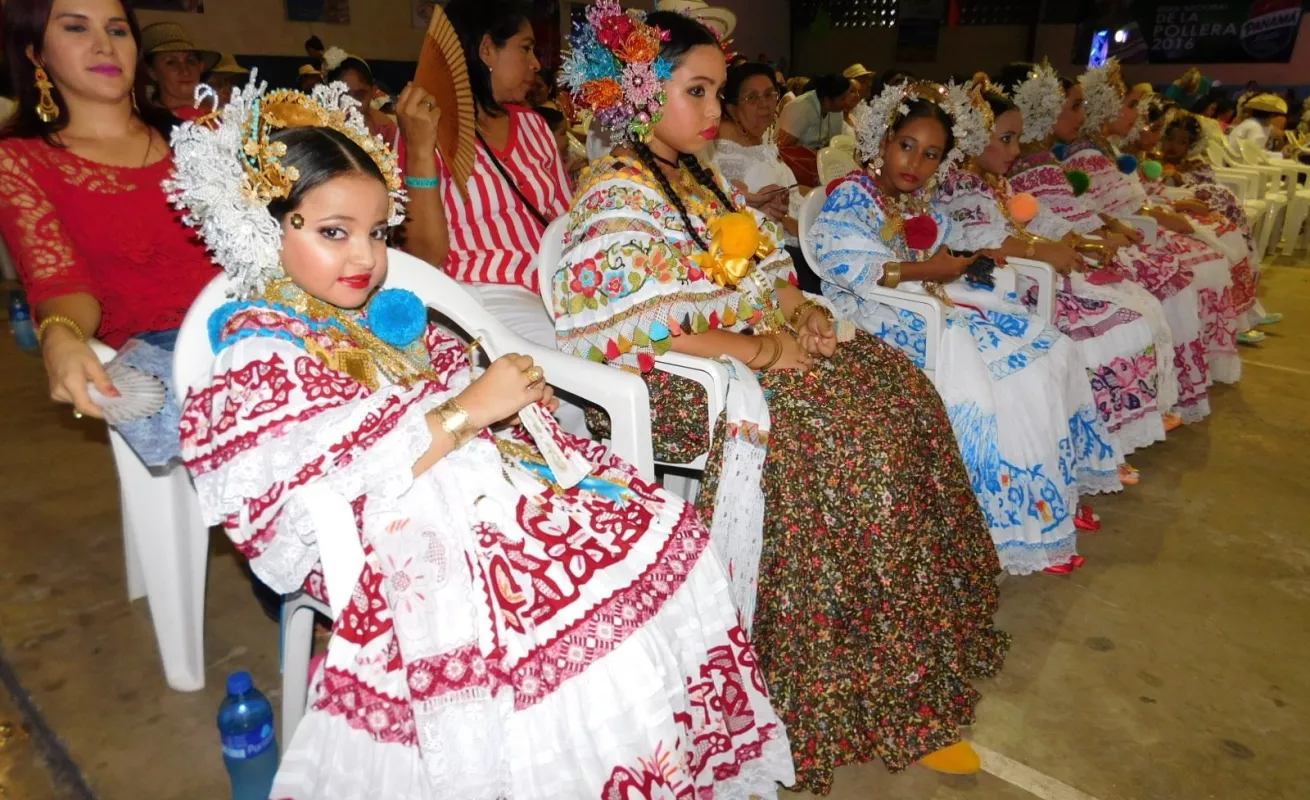  XI Concurso Infantil de la Pollera y La Camisilla