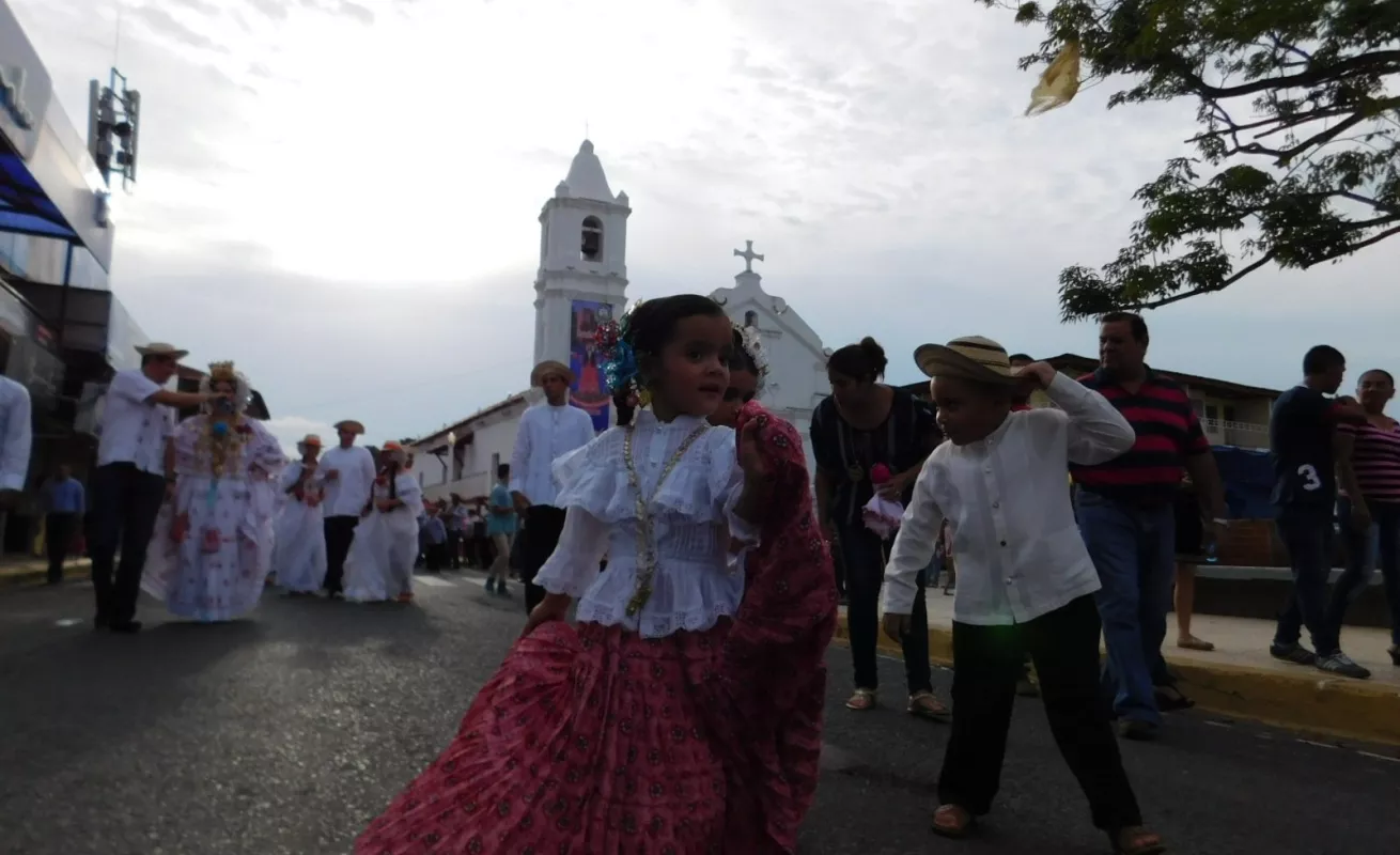  XI Concurso Infantil de la Pollera y La Camisilla