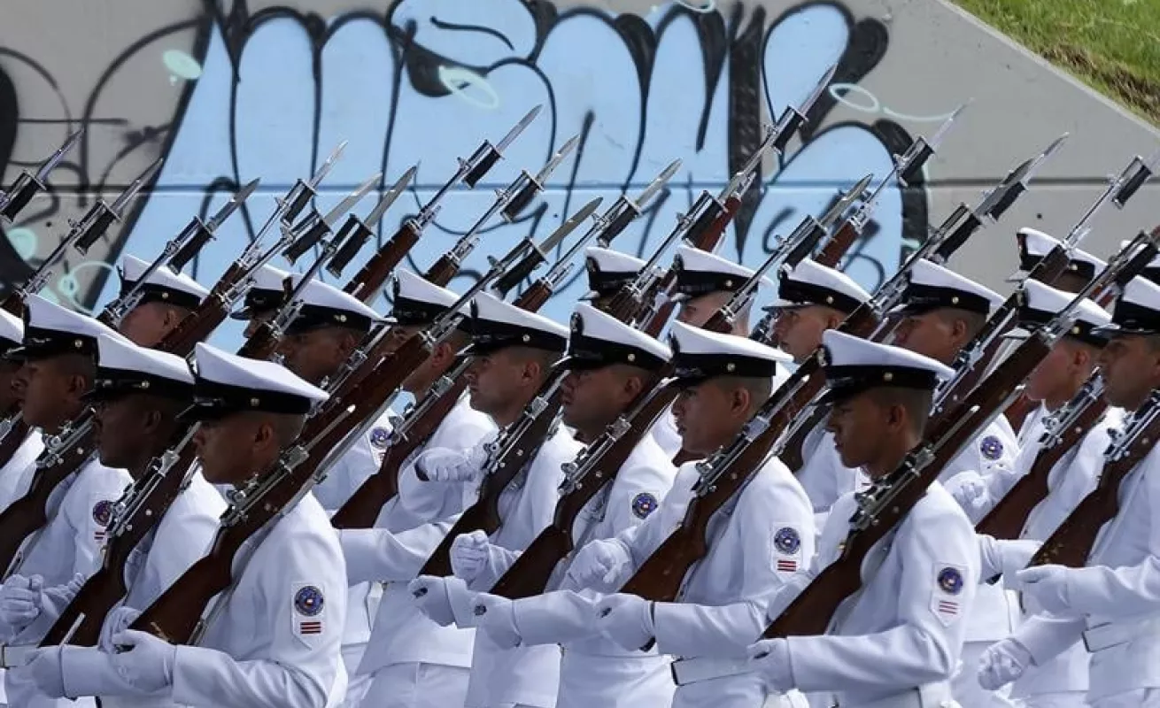 Colombia festeja aniversario 
