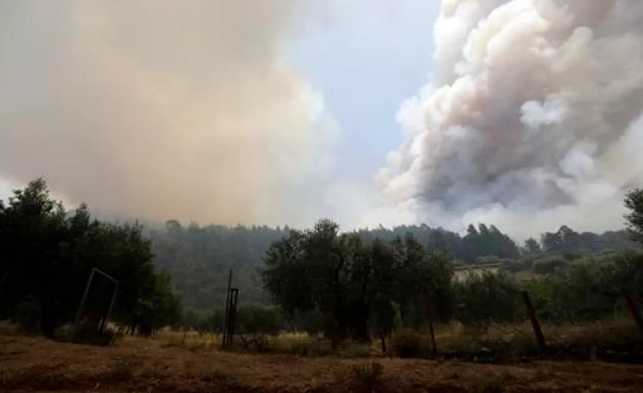 Arde el monasterio Galataki