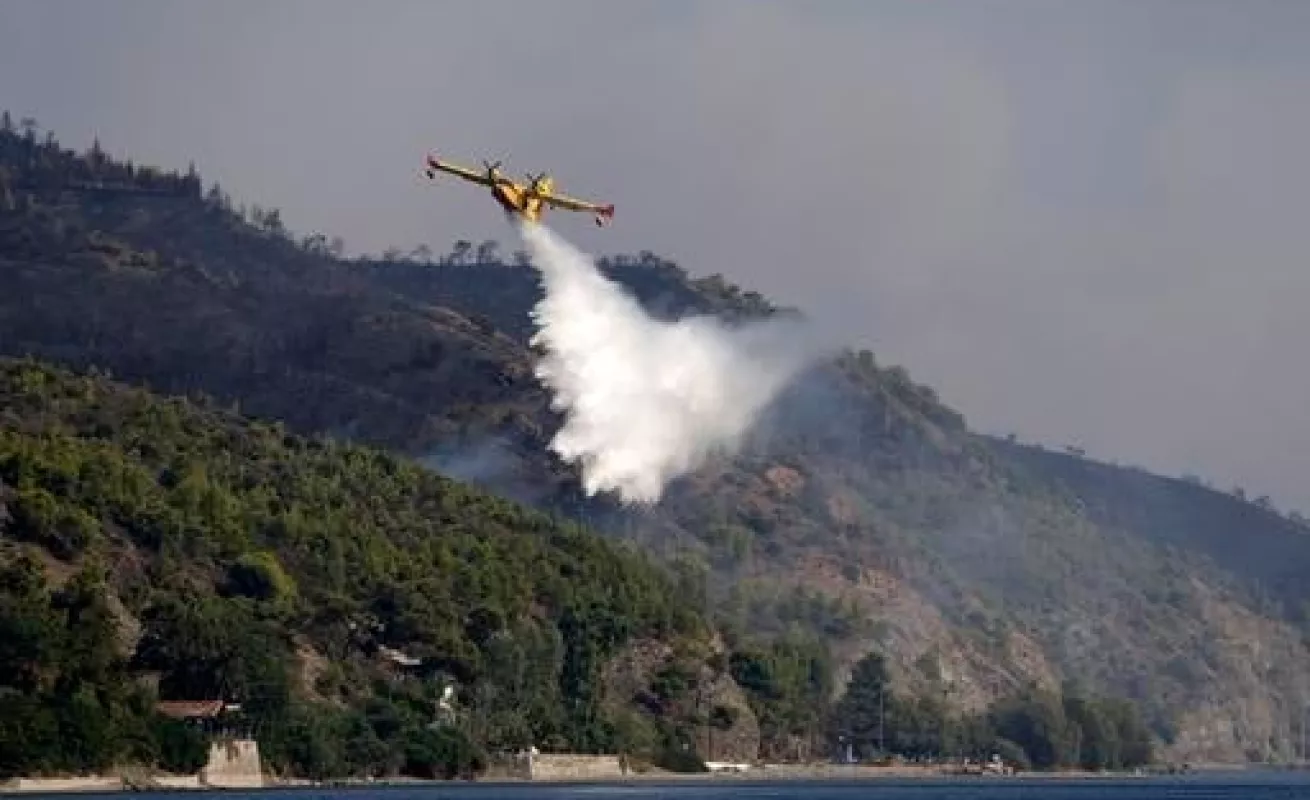 Arde el monasterio Galataki