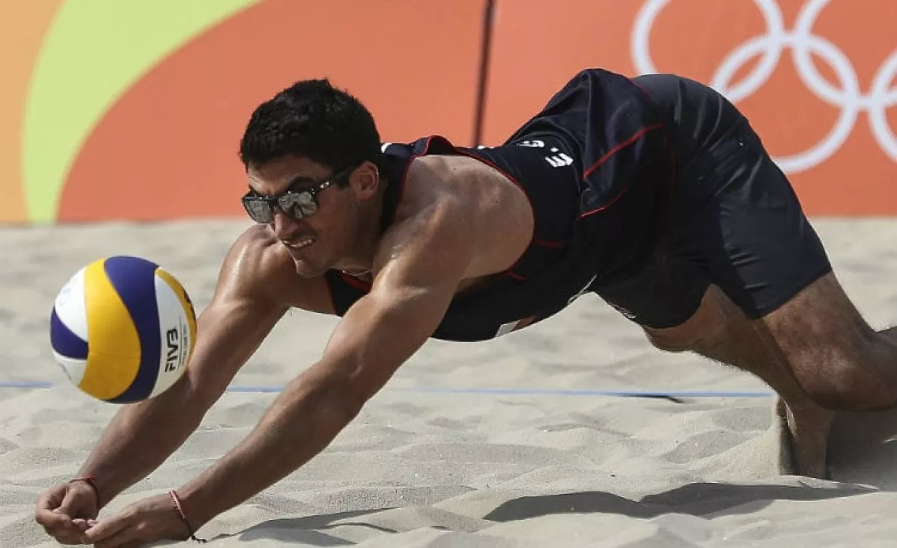 Acción y reacción en el voleibol de playa  