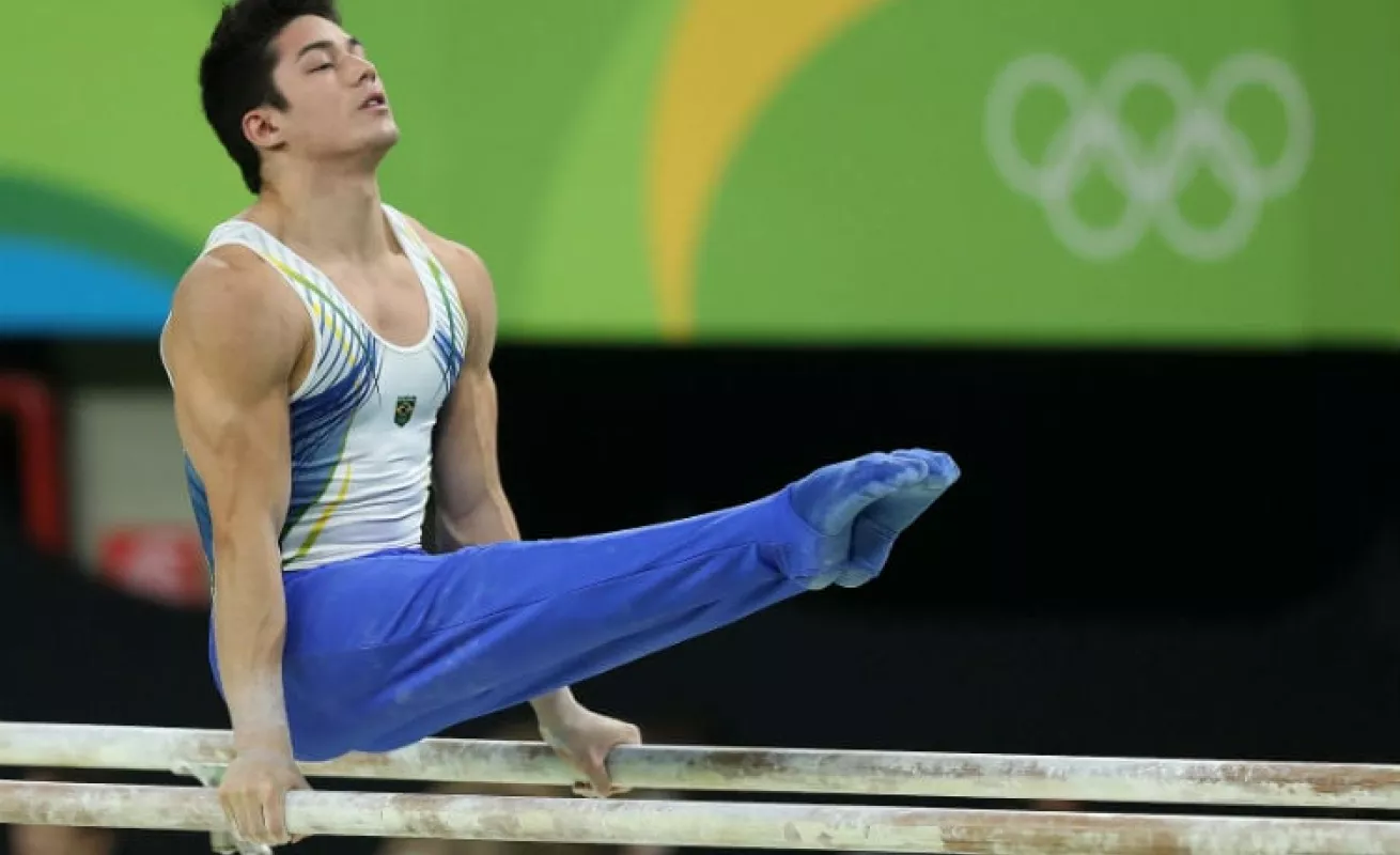 Fuerza y destreza en la gimnasia masculina