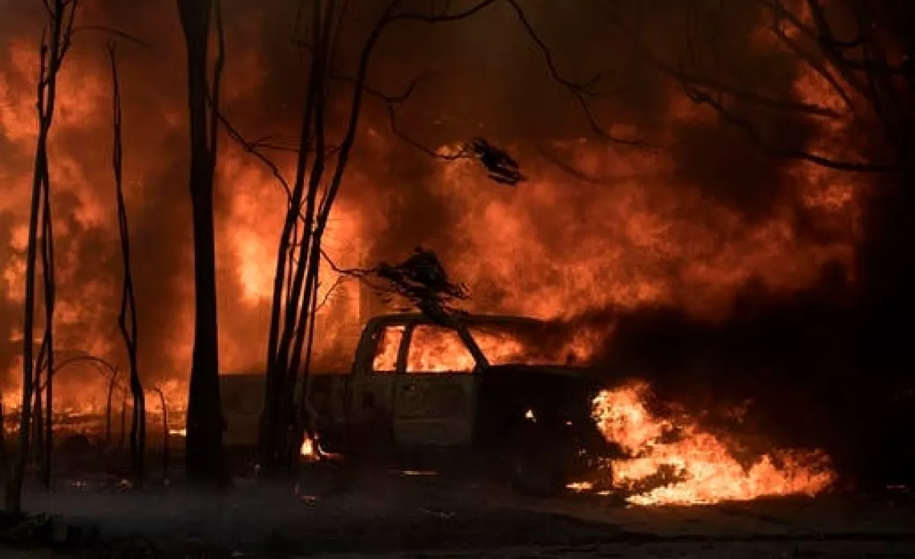 Centenar de viviendas consumidas por las llamas