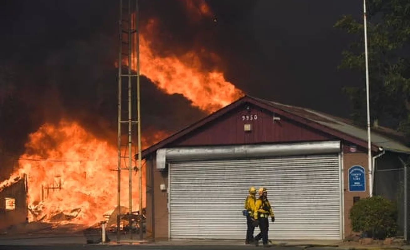 Centenar de viviendas consumidas por las llamas