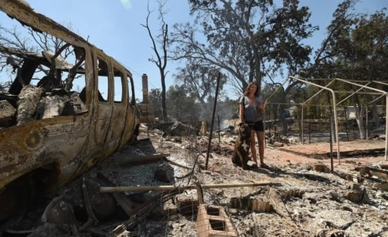 Centenar de viviendas consumidas por las llamas