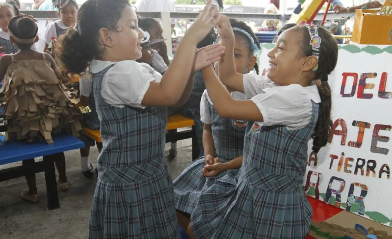 Reciclan, aprenden y se divierten