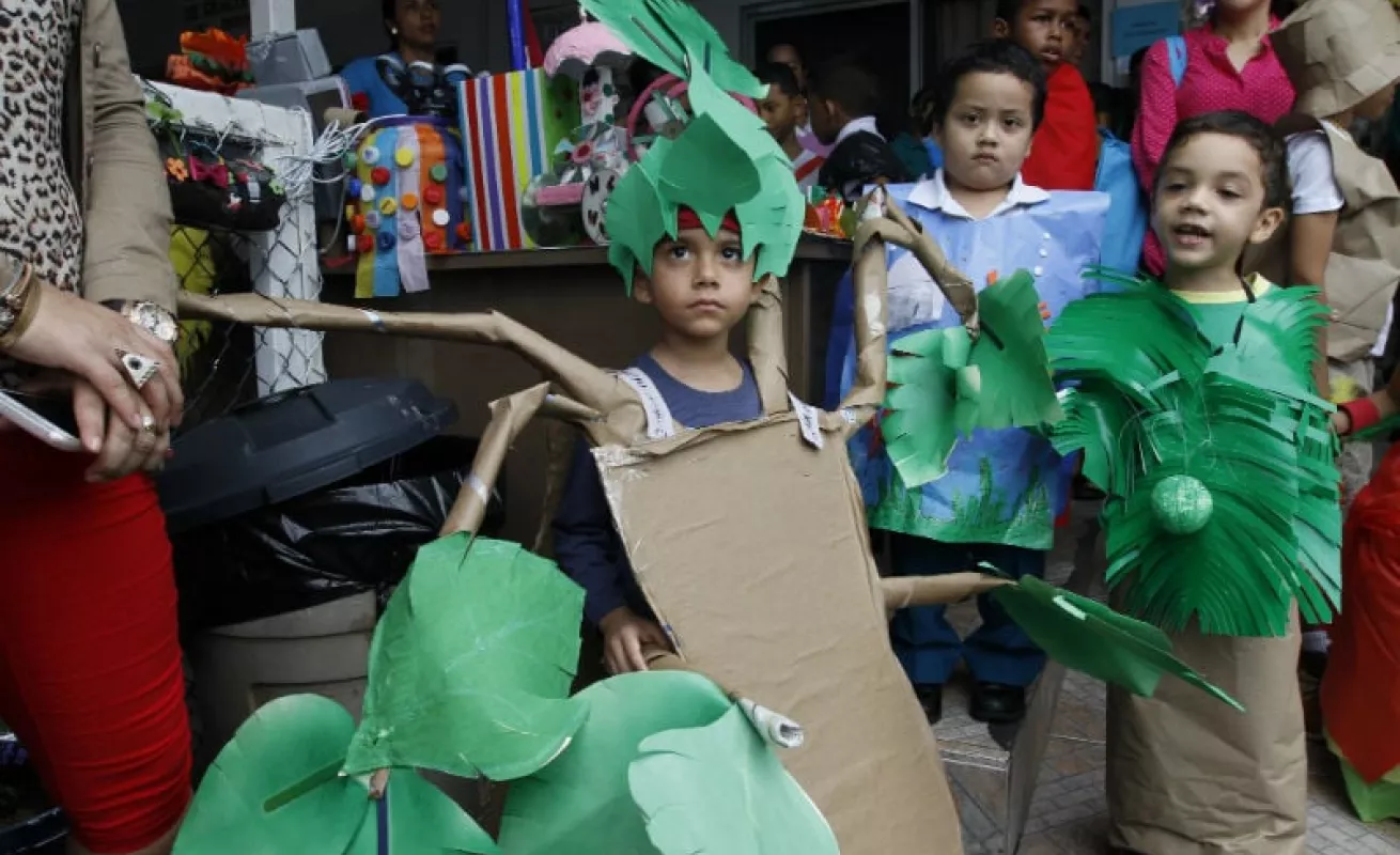 Reciclan, aprenden y se divierten