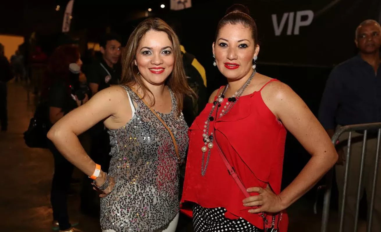 Complacidos con Laura Pausini