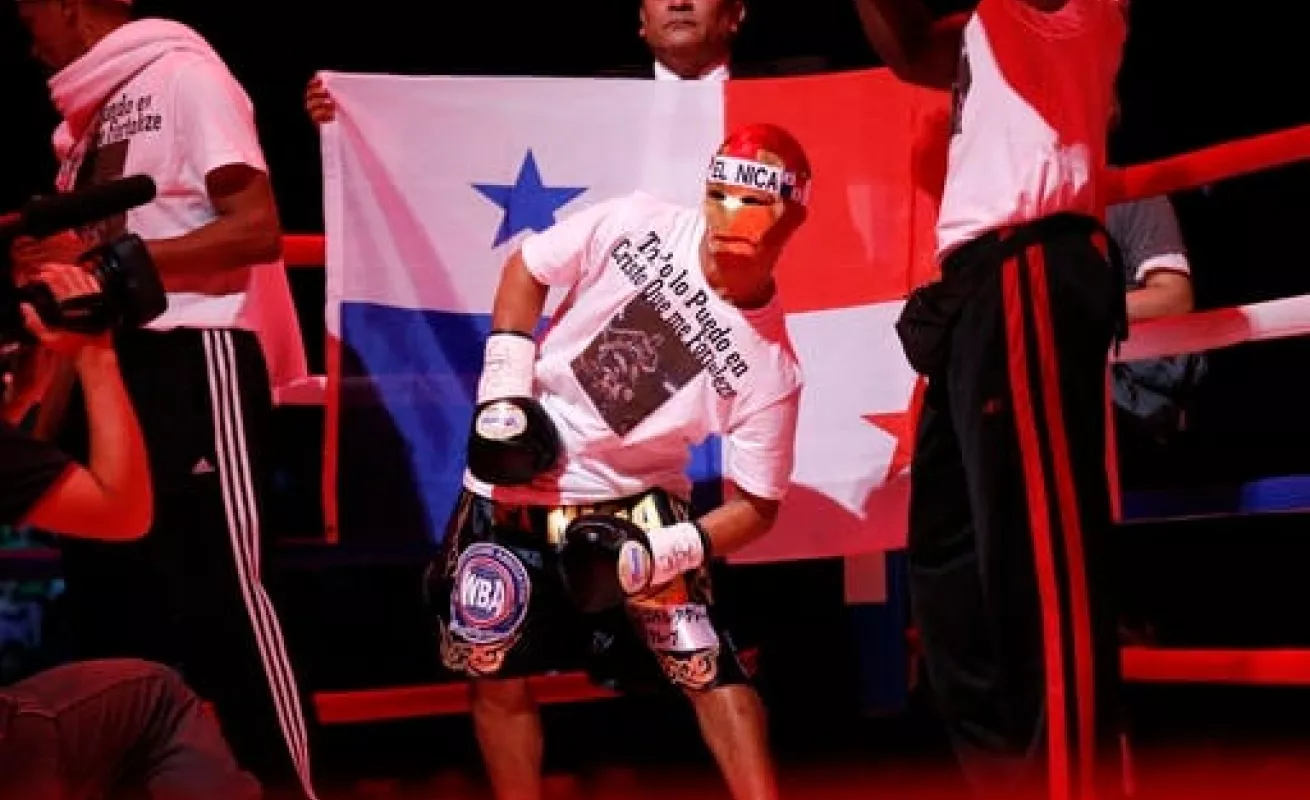 Nuevo campeón súpermosca de la AMB