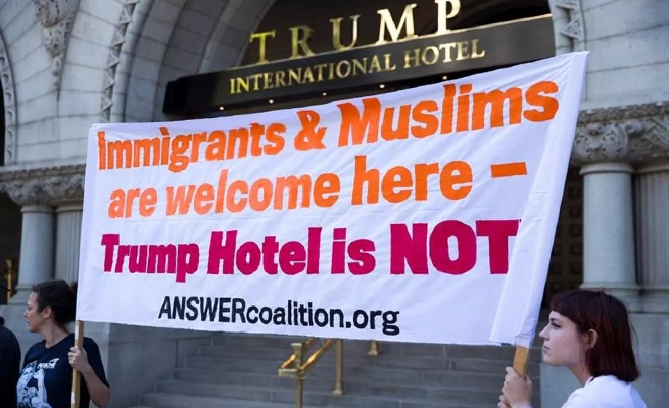 Protestan contra hotel de Trump