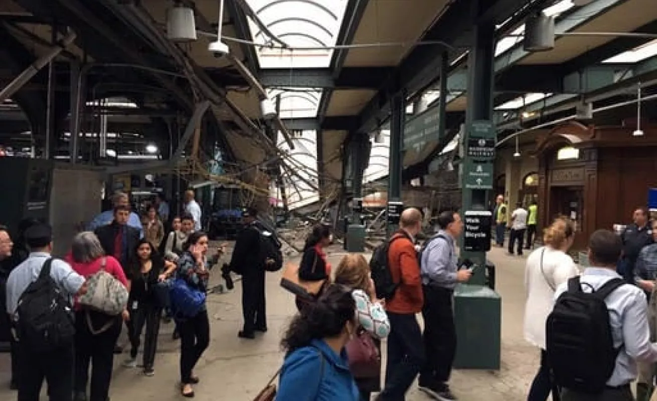 Tren se descarrila en Hoboken