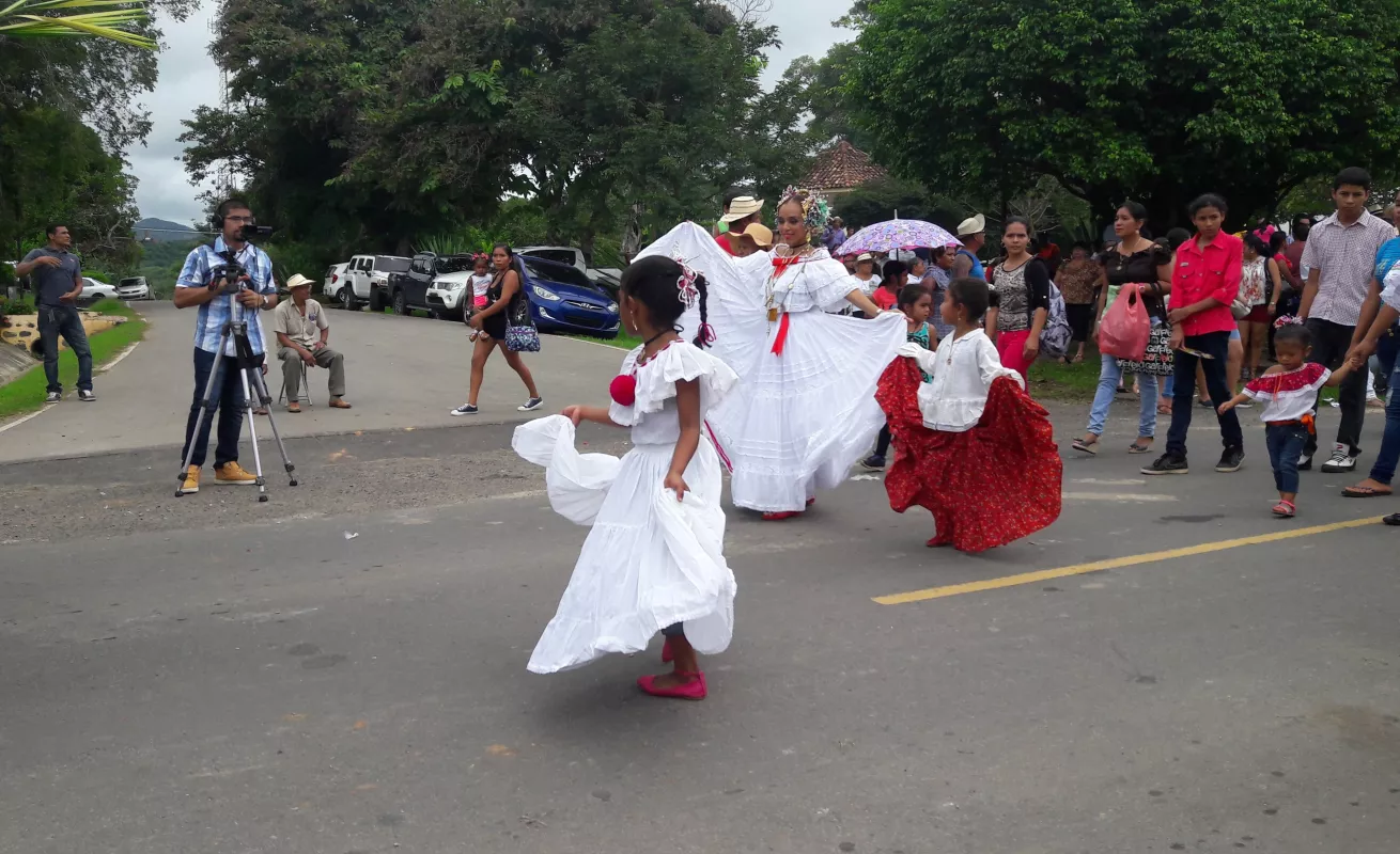 Desfile de los mil sombreros