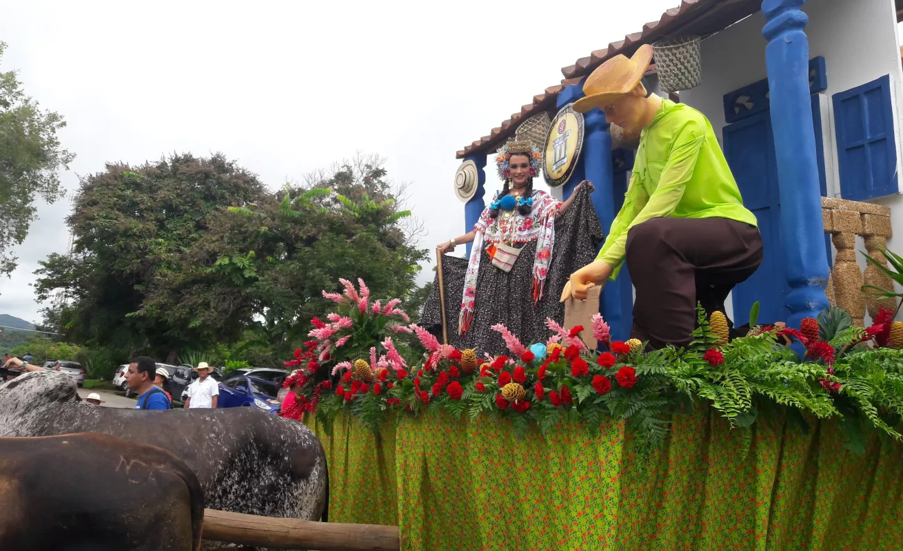 Desfile de los mil sombreros