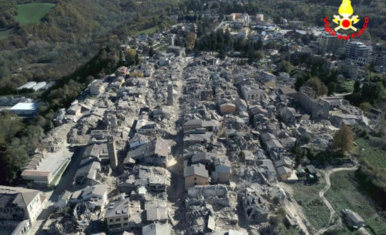 Sismo en Italia arrasa con todo a su paso