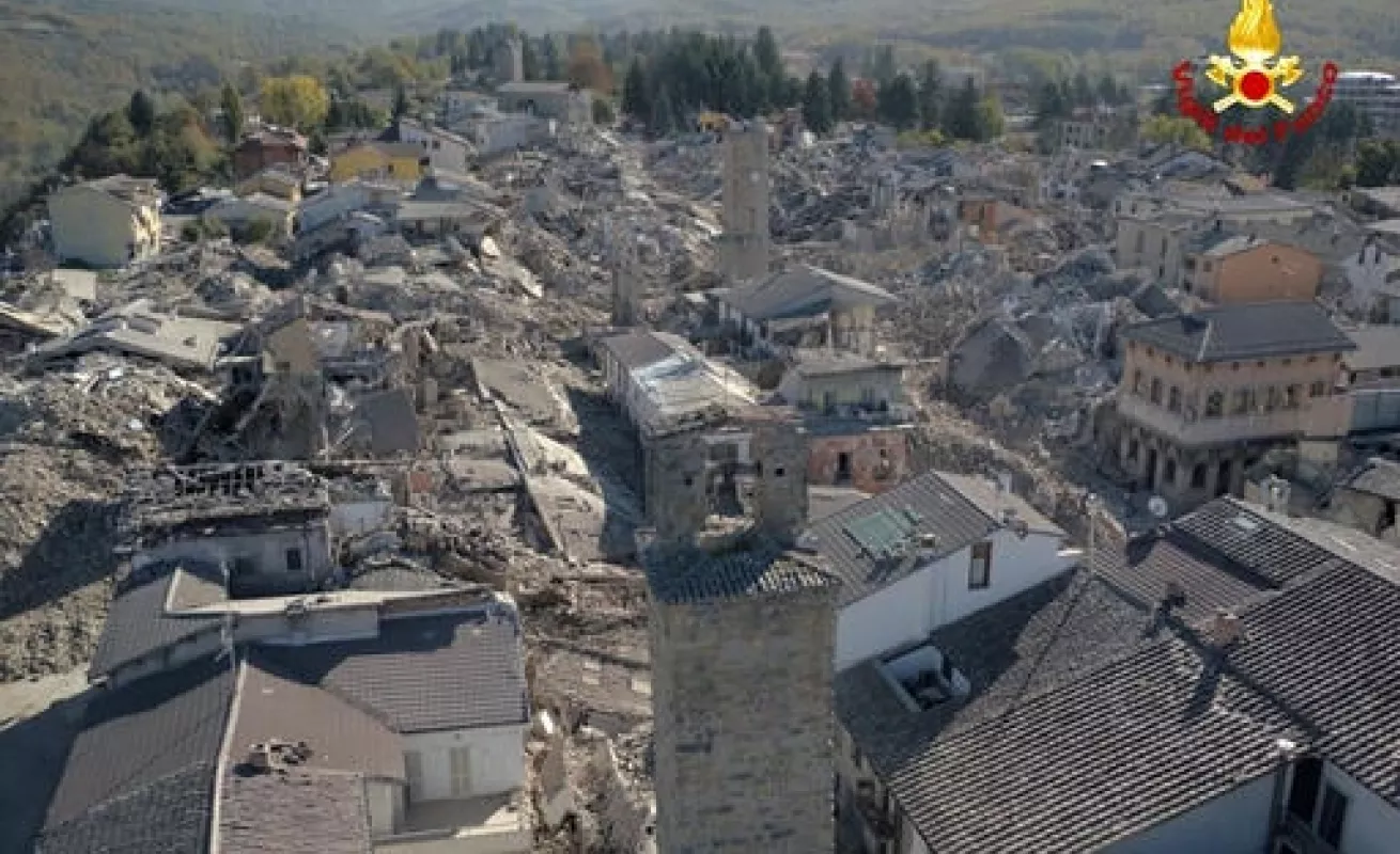 Sismo en Italia arrasa con todo a su paso