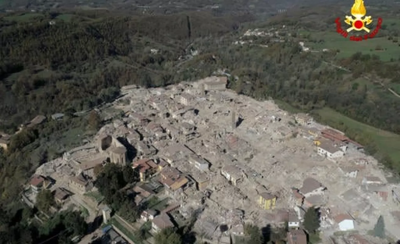 Sismo en Italia arrasa con todo a su paso