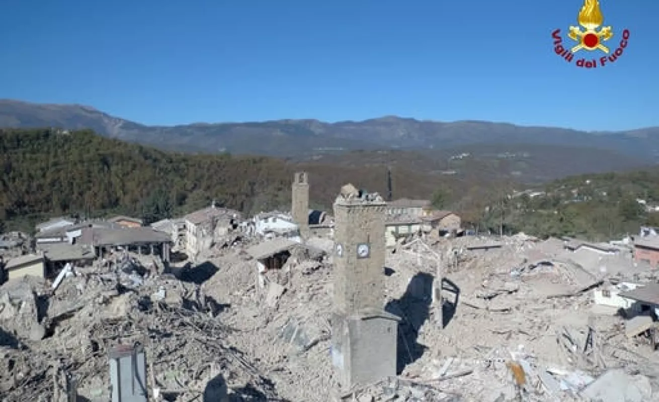 Sismo en Italia arrasa con todo a su paso