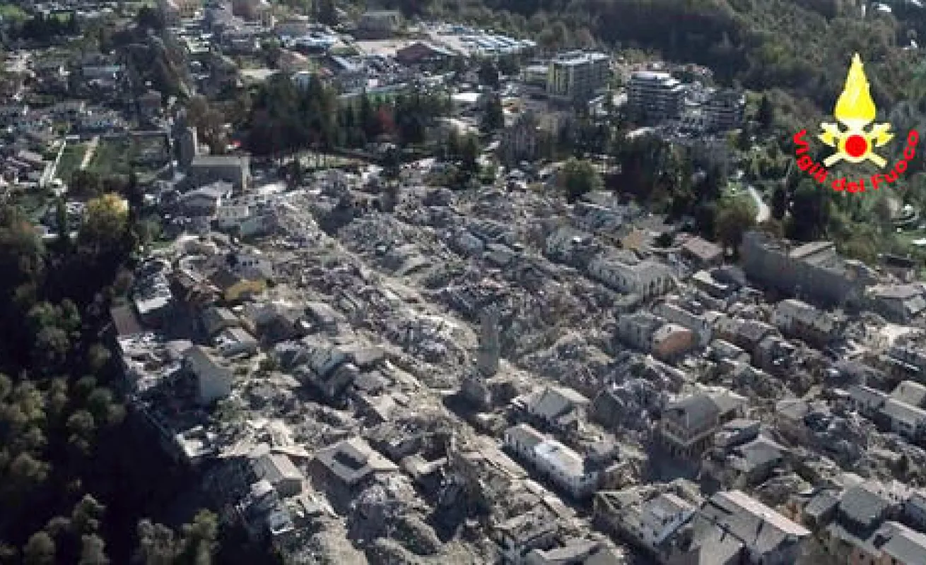 Sismo en Italia arrasa con todo a su paso