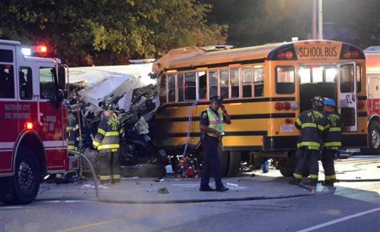 Colisión de buses en Baltimore deja unos 6 muertos 
