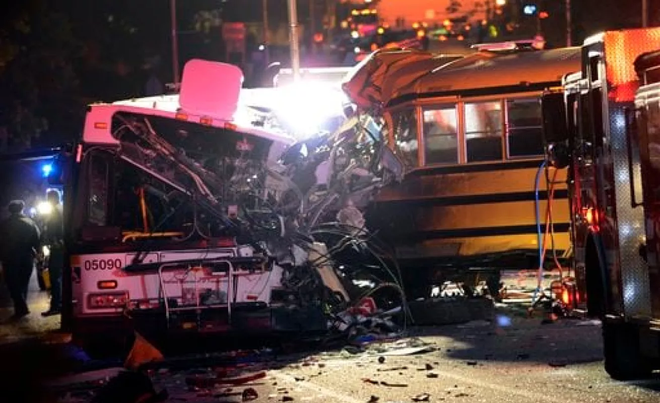 Colisión de buses en Baltimore deja unos 6 muertos 