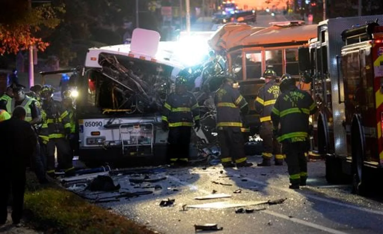 Colisión de buses en Baltimore deja unos 6 muertos 