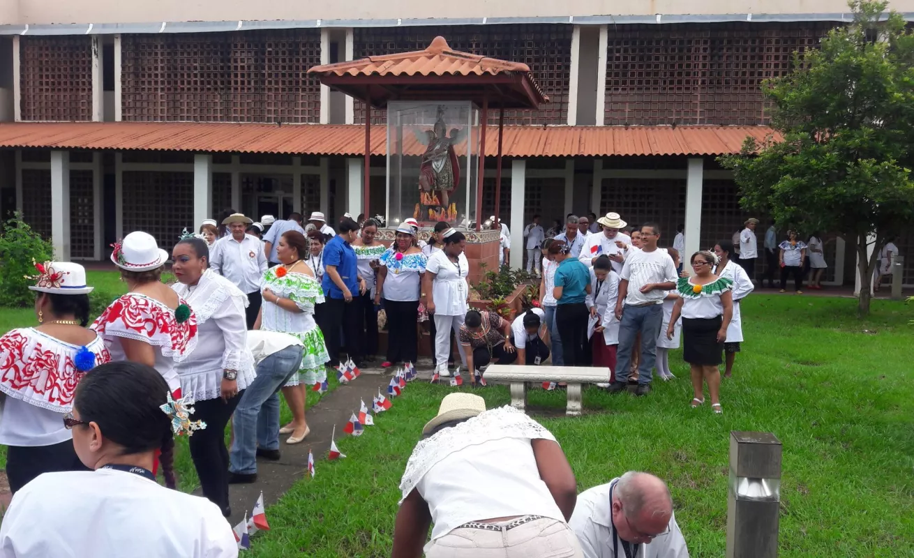 Instituciones públicas dan inicio a festividades Patrias