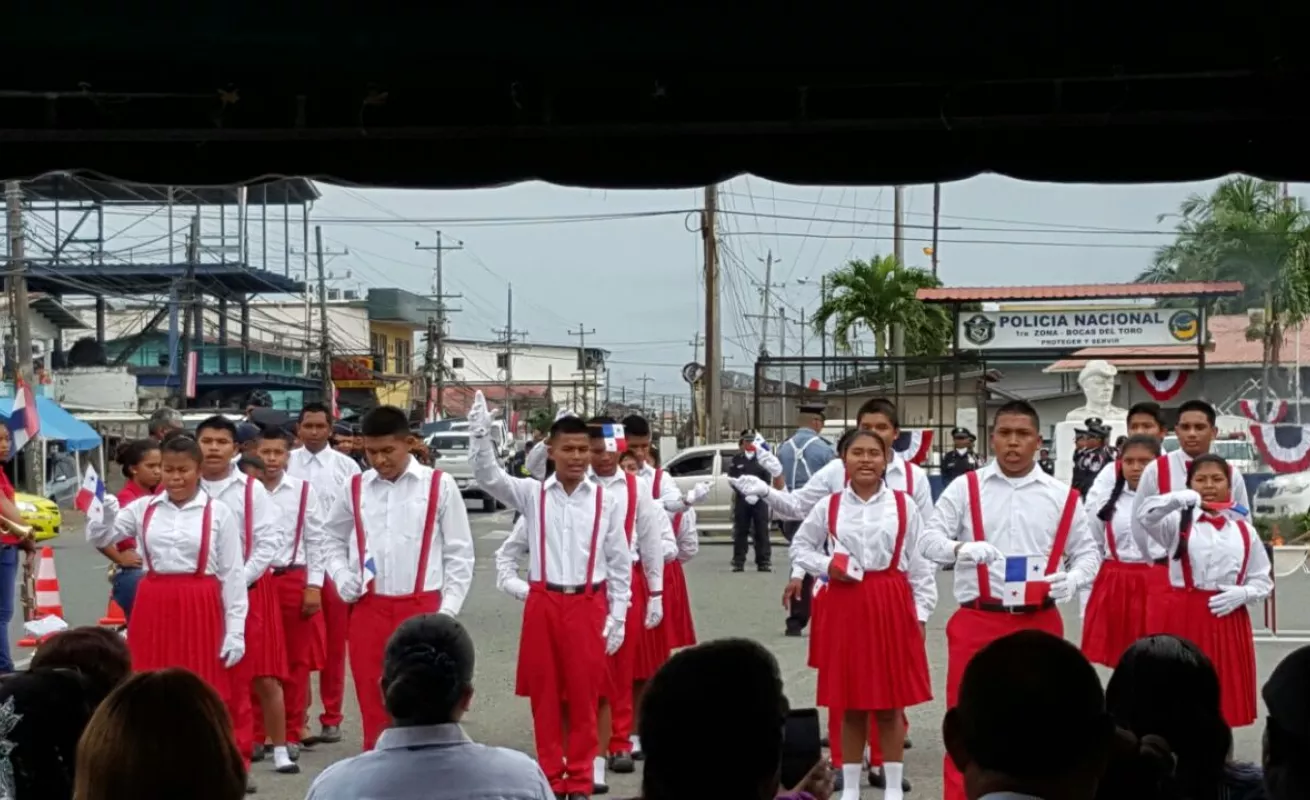 Instituciones públicas dan inicio a festividades Patrias